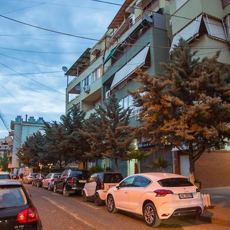 Hôtel Nuestra Casa à Tirana Extérieur photo